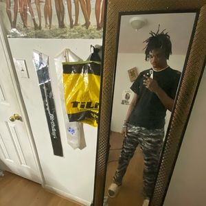 Meet your Posher, Leo